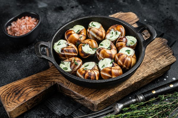 Quels sont les avantages de la bave d'escargot dans les soins anti-âge et comment l'utiliser?